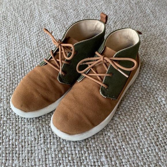 UGG kids shoes - Picture 2 of 8